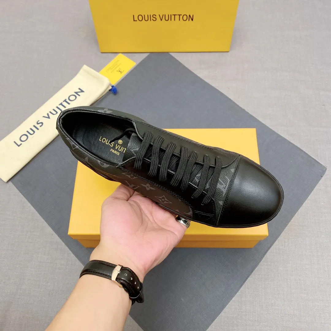 p360 LV men's shoes, casual shoes, sneakers, an international high-end brand, this model is the official classic model, 1:1 quality, made by famous manufacturers, made of Italian cowhide ➕PVC presbyoplasty material, perfect last shape, generous and fashionable design, attracting many consumers, top-grade cowhide inside, made of cowhide: what you want is high quality; dear friends, don't miss to forward the picture, the code number is 38_44 optional, No. 019